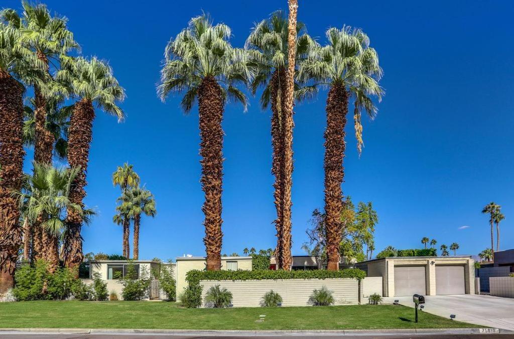 Luminous William F. Cody Designed Home Indian Wells Exterior photo